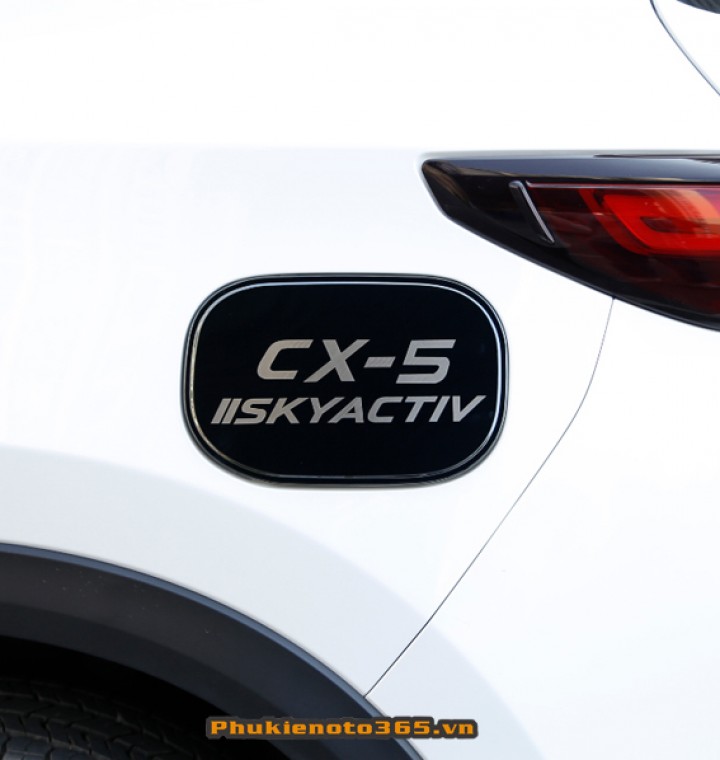 Ốp nắp bình xăng xe Mazda CX-5 2018